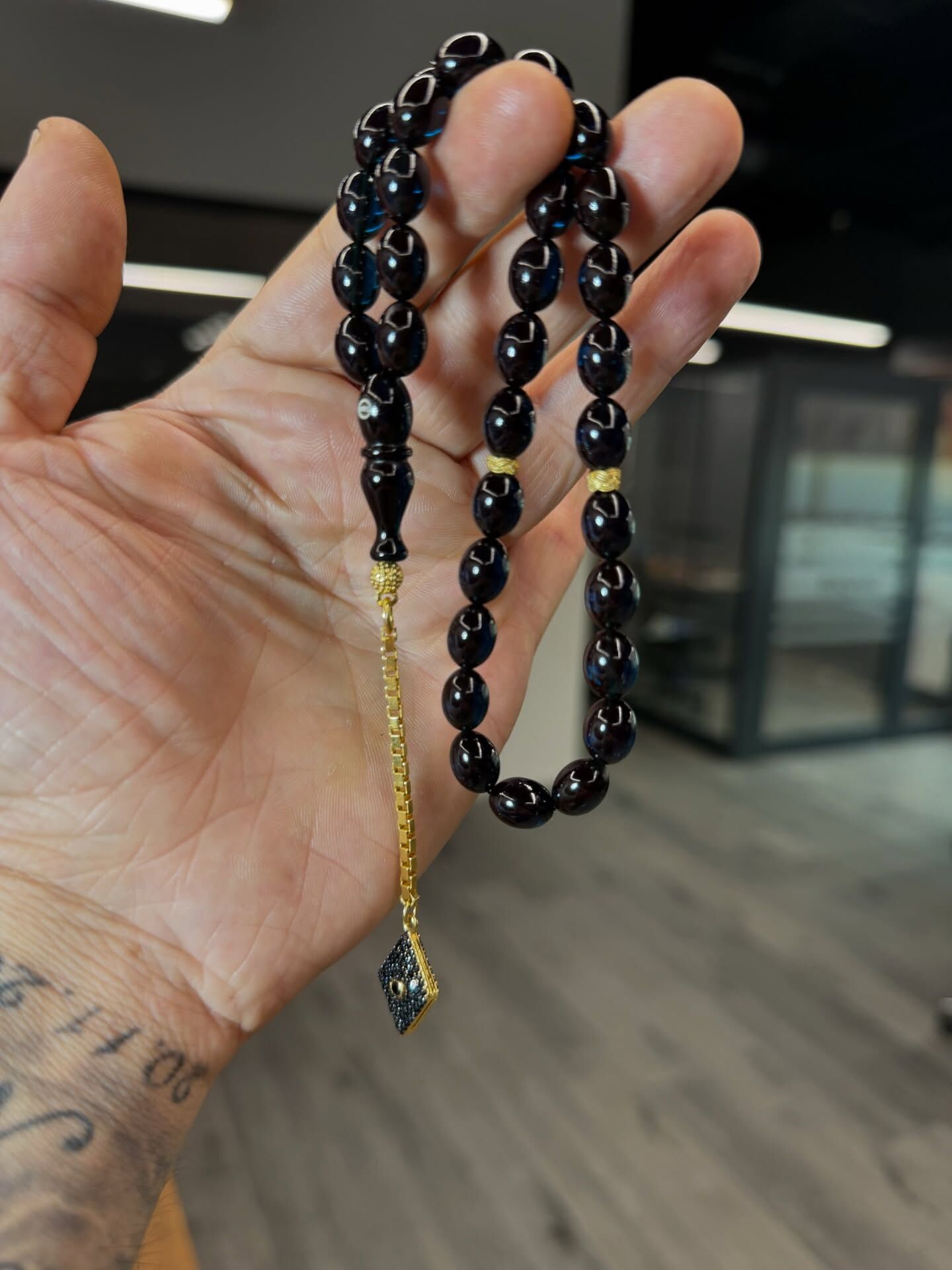 Usta İşçilikli Gümüş Takımlı Kehribar Tesbih