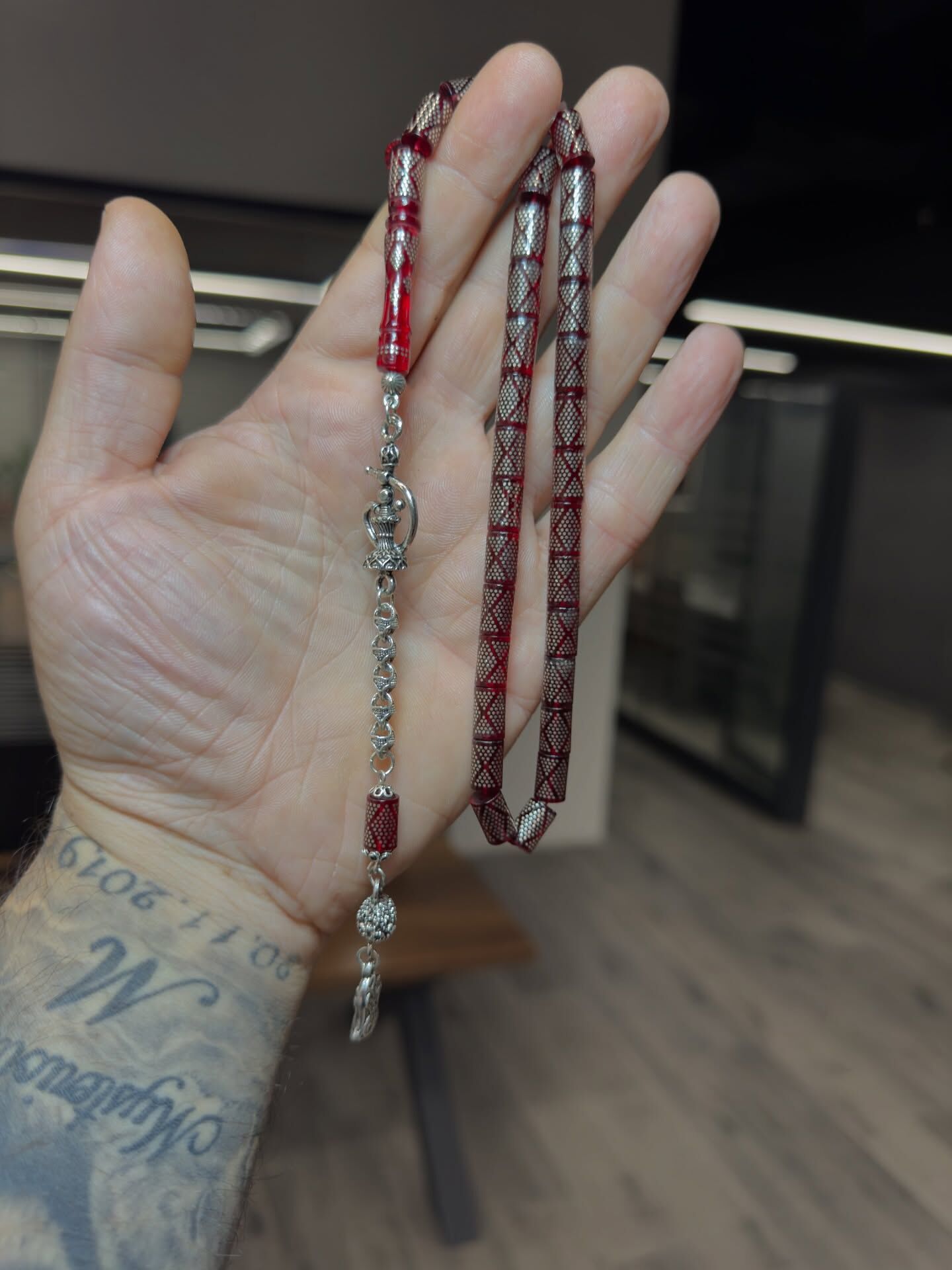 Kesme Model Gümüş İşlemeli Kehribar Tesbih