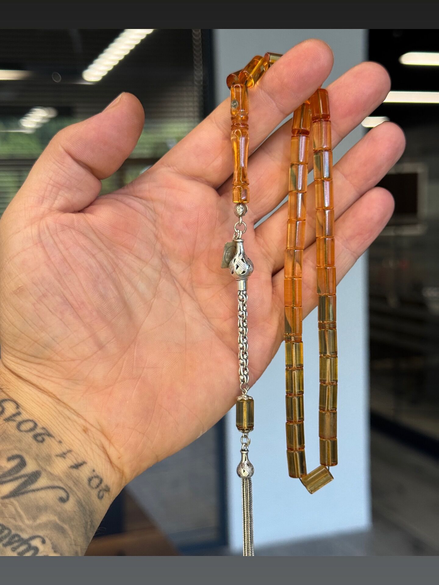 Kesme Model Gümüş Püsküllü Kehribar Tesbih