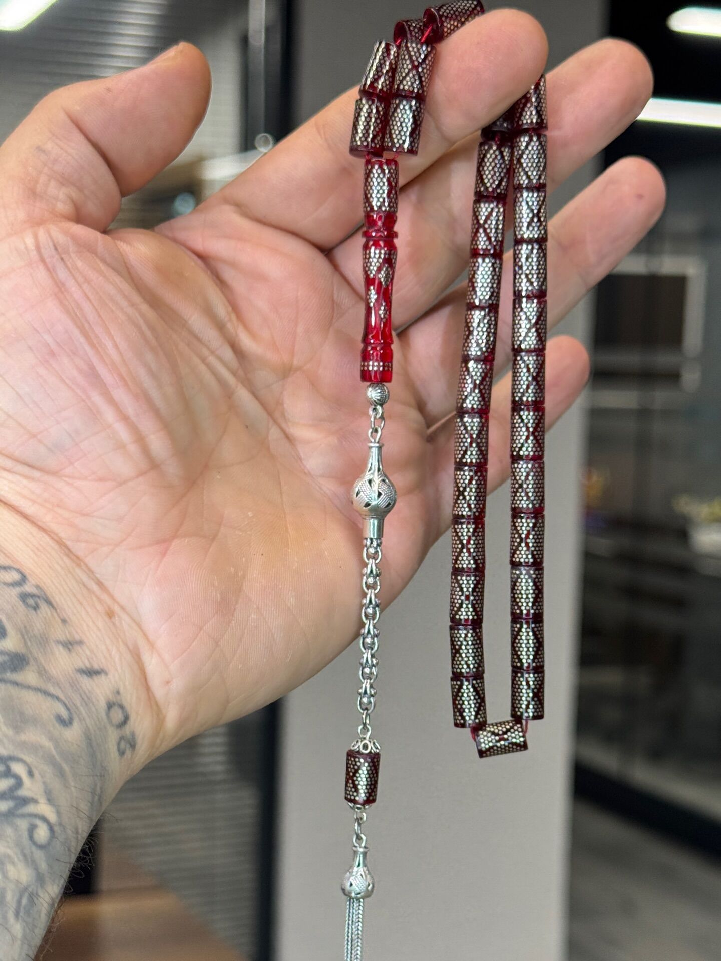 Kesme Model Gümüş Kakma Piramit Kehribar Tesbih